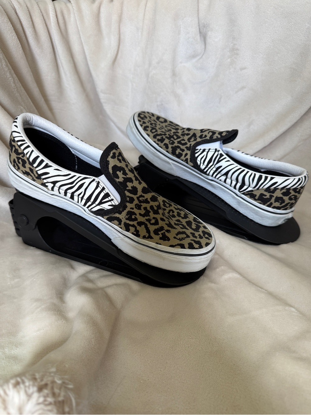 Vans Classic Slip-On Animal Mix Leopard Zebra 6Y Women’s 7.5